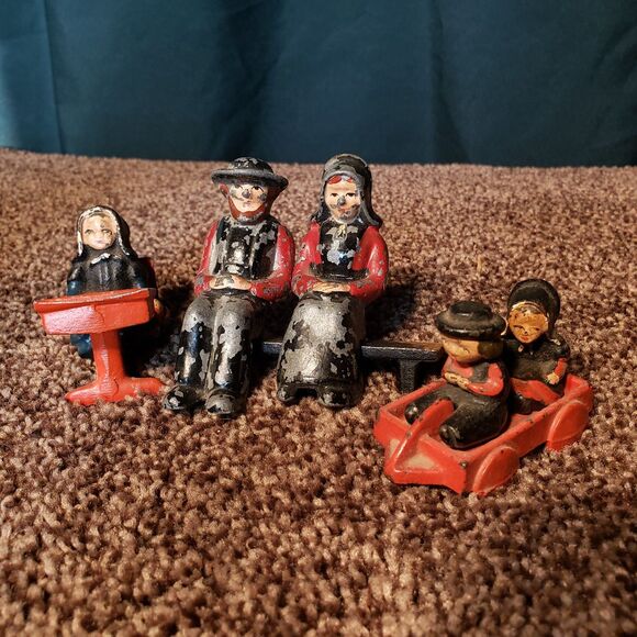 VTG Cast Iron Amish Mennonite Family Figurines School Church Yard (8 piece set) - Picture 4 of 10